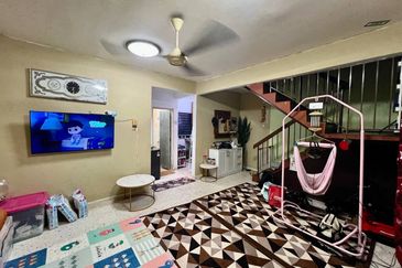 Jalan Semarak, Bukit Beruntung