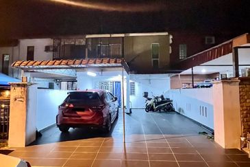 Jalan Semarak, Bukit Beruntung