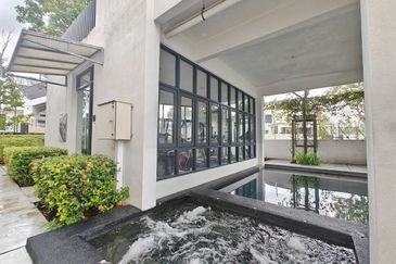 Crescent Park Townvilla