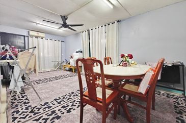 Flat Pandan Jaya Blok L13