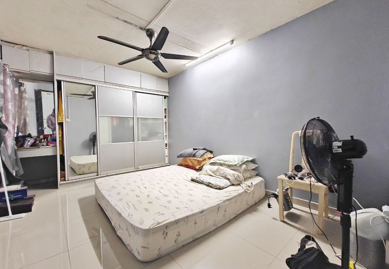 Flat Pandan Jaya Blok L13