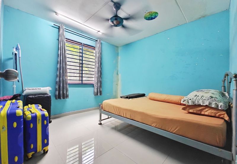 Flat Pandan Jaya Blok L13