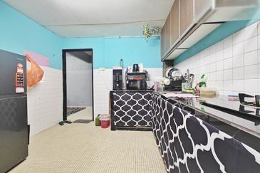 Flat Pandan Jaya Blok L13