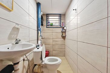 Flat Pandan Jaya Blok L13