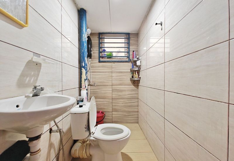 Flat Pandan Jaya Blok L13