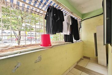 Flat Pandan Jaya Blok L13