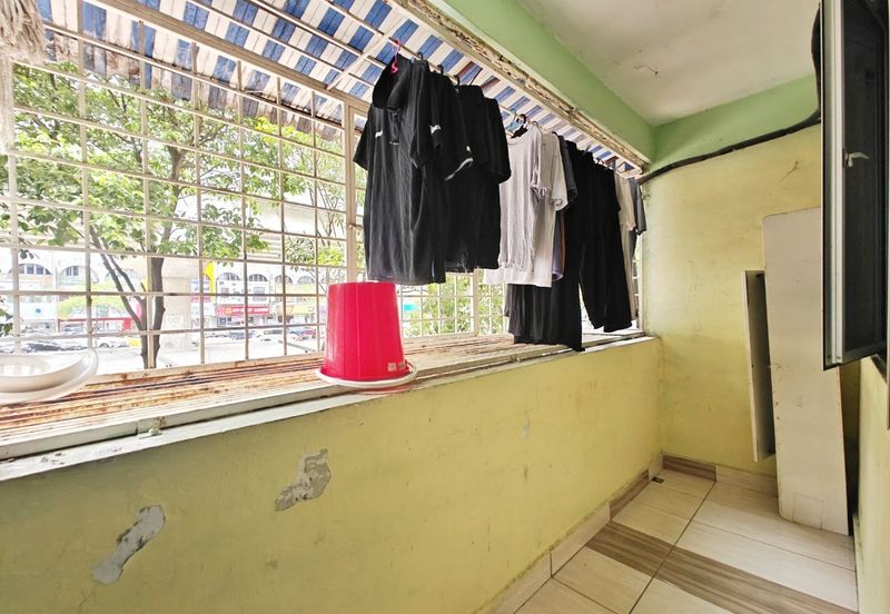 Flat Pandan Jaya Blok L13