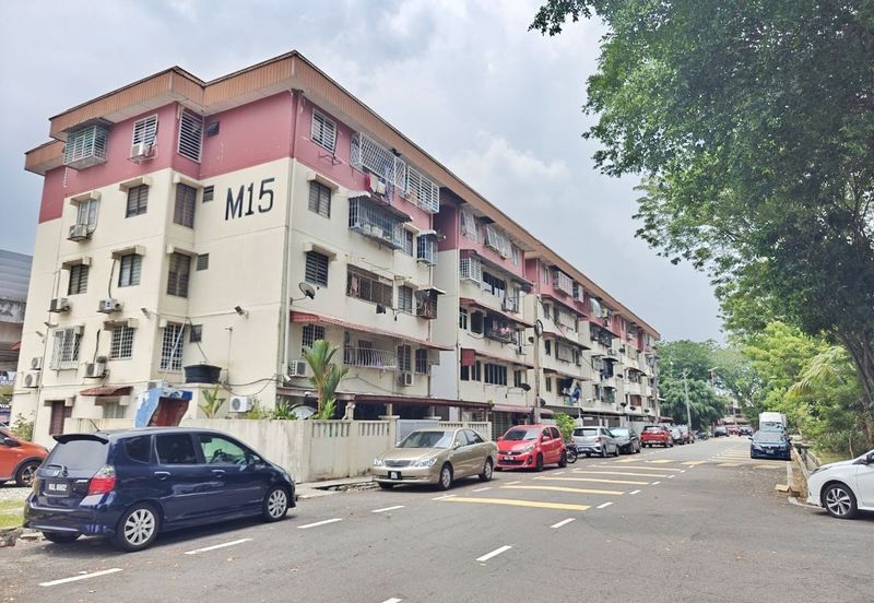 Flat Pandan Jaya Blok L13