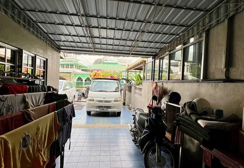 (FACING SURAU) DOUBLE STOREY AU2A KERAMAT 