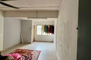 (FACING SURAU) DOUBLE STOREY AU2A KERAMAT 