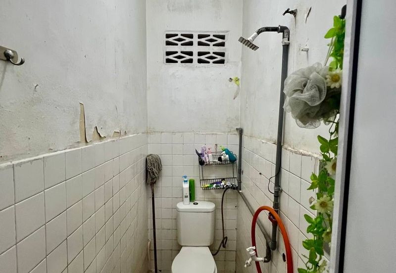 (FACING SURAU) DOUBLE STOREY AU2A KERAMAT 