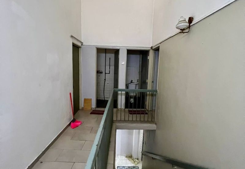(FACING SURAU) DOUBLE STOREY AU2A KERAMAT 