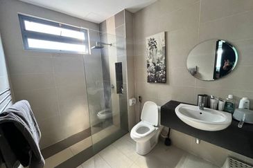 Bangi Lakehill Villas