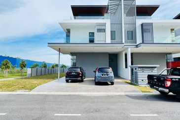 Broadleaf Residences, Hometree