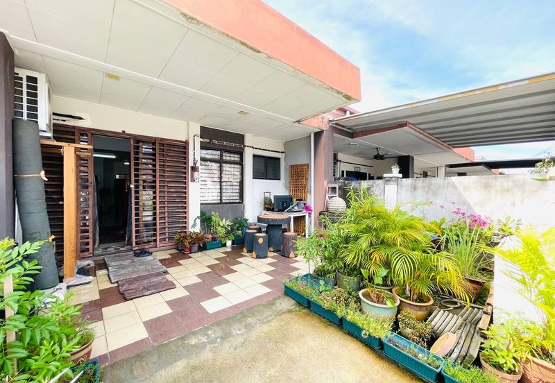 SINGLE STOREY TERRACE INTERMEDIATE HOUSE KRISTAL 2 BANDAR PUTERA 2 KLANG