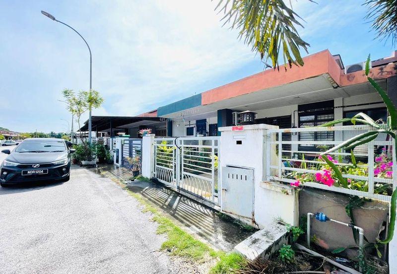 SINGLE STOREY TERRACE INTERMEDIATE HOUSE KRISTAL 2 BANDAR PUTERA 2 KLANG