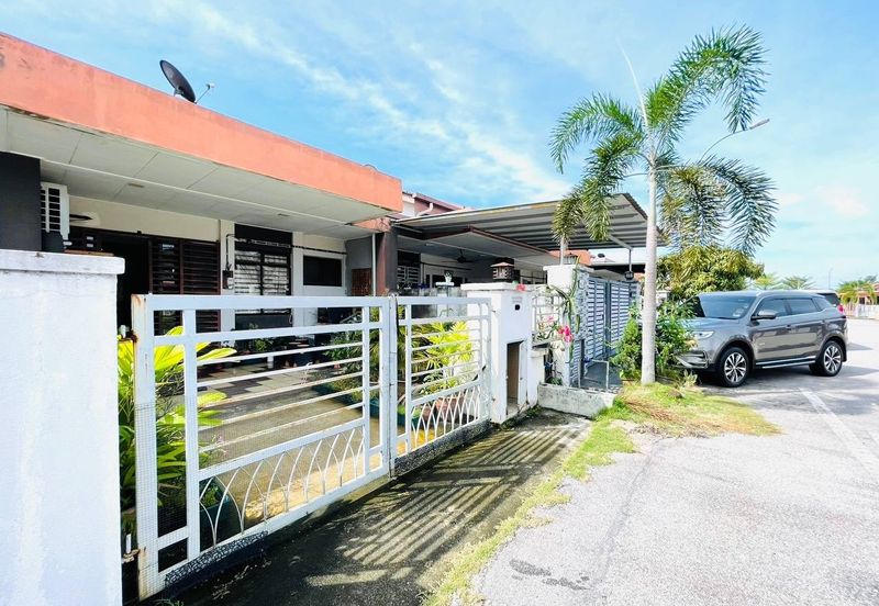 SINGLE STOREY TERRACE INTERMEDIATE HOUSE KRISTAL 2 BANDAR PUTERA 2 KLANG