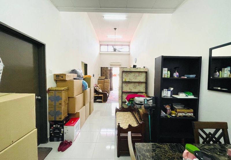 SINGLE STOREY TERRACE INTERMEDIATE HOUSE KRISTAL 2 BANDAR PUTERA 2 KLANG
