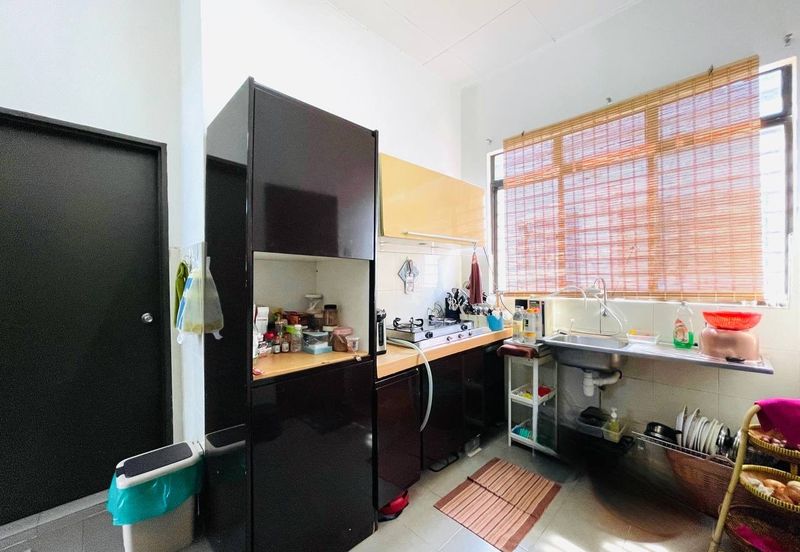 SINGLE STOREY TERRACE INTERMEDIATE HOUSE KRISTAL 2 BANDAR PUTERA 2 KLANG