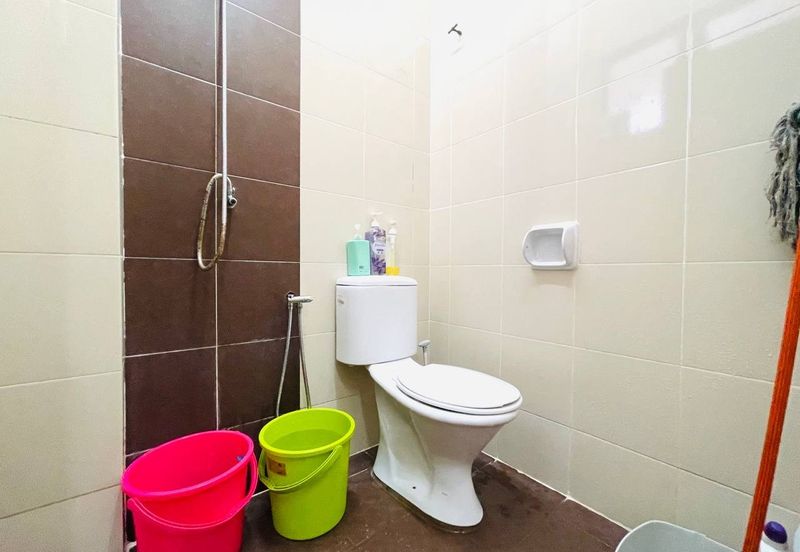 SINGLE STOREY TERRACE INTERMEDIATE HOUSE KRISTAL 2 BANDAR PUTERA 2 KLANG