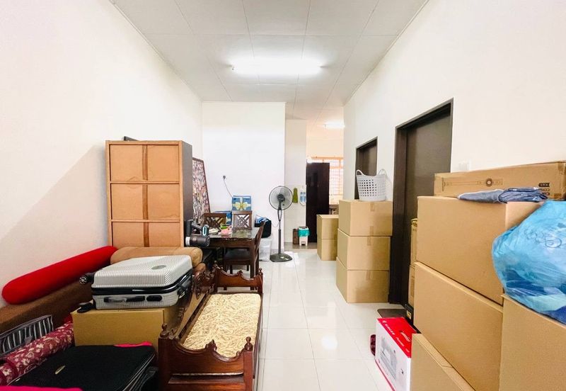 SINGLE STOREY TERRACE INTERMEDIATE HOUSE KRISTAL 2 BANDAR PUTERA 2 KLANG