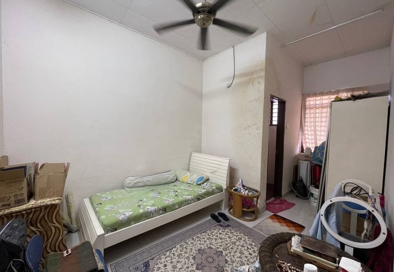 SINGLE STOREY TERRACE INTERMEDIATE HOUSE KRISTAL 2 BANDAR PUTERA 2 KLANG