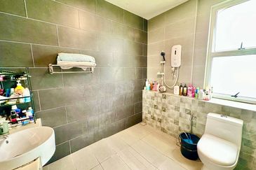 Parkfield Residences, Tropicana Heights