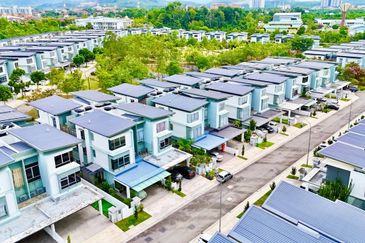 Parkfield Residences, Tropicana Heights