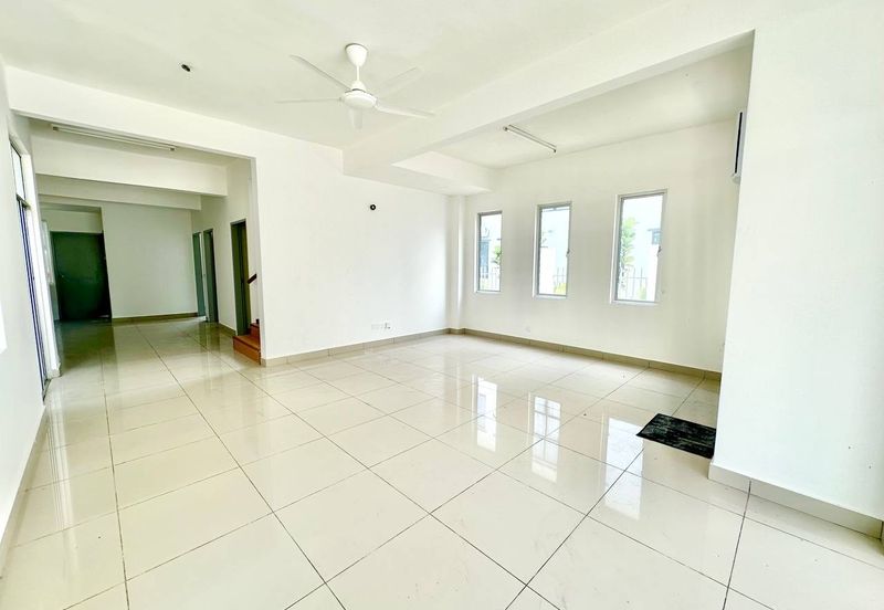 FACING OPEN Semi D Laman Sutera Seksyen U15 Shah Alam