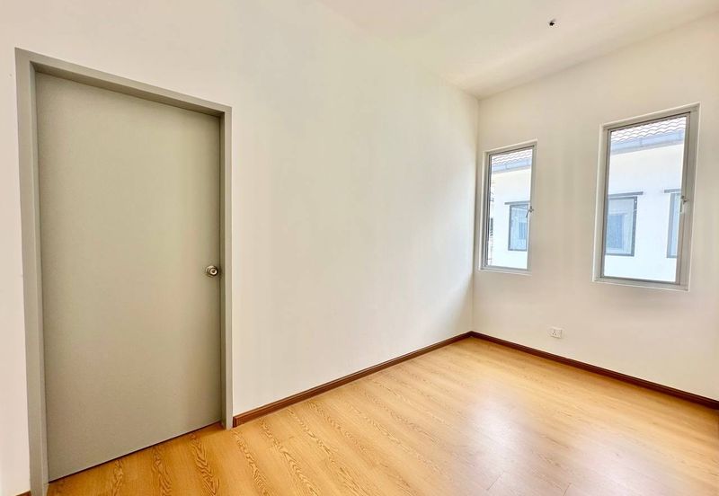 FACING OPEN Semi D Laman Sutera Seksyen U15 Shah Alam