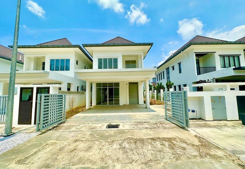 FACING OPEN Semi D Laman Sutera Seksyen U15 Shah Alam