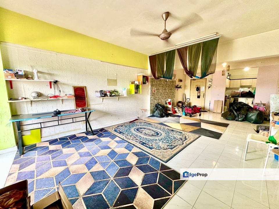 CORNER UNIT South City Condominium Block C Taman Serdang Perdana Seri Kembangan, Selangor, Seri Kembangan