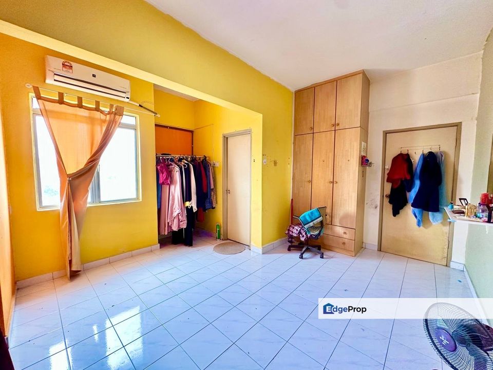 CORNER UNIT South City Condominium Block C Taman Serdang Perdana Seri Kembangan, Selangor, Seri Kembangan