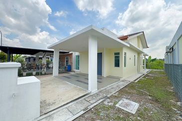 Single Storey Semi-D Taman Anggerik Permai 3 Lombong Timah Seksyen 29 Shah Alam 