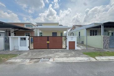Single Storey Semi-D Taman Anggerik Permai 3 Lombong Timah Seksyen 29 Shah Alam 