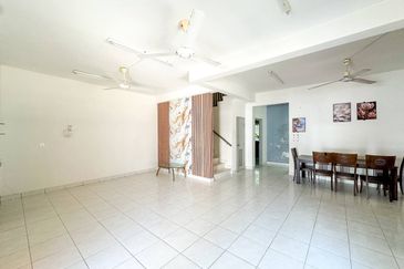 Taman Tasik Semenyih (Lake Residence)