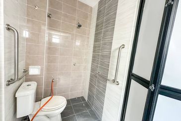 Taman Tasik Semenyih (Lake Residence)