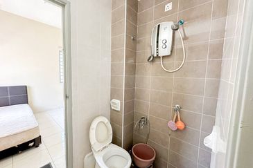 Taman Tasik Semenyih (Lake Residence)