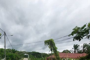Tanah Lot Banglo Jasin Melaka   📍Kampung Tersusun Datuk M.Khidir Jasin Melaka 