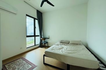 Lake Point Residence