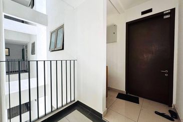 Lake Point Residence