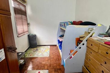 DOUBLE STOREY TERRACE HOUSE TAMAN WANGSA UKAY AMPANG. (near Giant Bukit Antarabangsa)