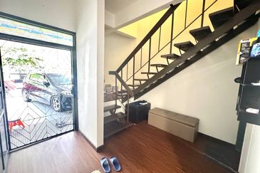 DOUBLE STOREY TERRACE HOUSE TAMAN WANGSA UKAY AMPANG. (near Giant Bukit Antarabangsa)