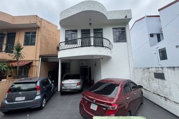 DOUBLE STOREY TERRACE HOUSE TAMAN WANGSA UKAY AMPANG. (near Giant Bukit Antarabangsa)