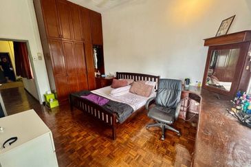 DOUBLE STOREY TERRACE HOUSE TAMAN WANGSA UKAY AMPANG. (near Giant Bukit Antarabangsa)