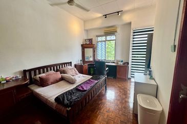 DOUBLE STOREY TERRACE HOUSE TAMAN WANGSA UKAY AMPANG. (near Giant Bukit Antarabangsa)