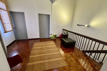 DOUBLE STOREY TERRACE HOUSE TAMAN WANGSA UKAY AMPANG. (near Giant Bukit Antarabangsa)