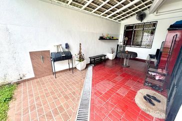 DOUBLE STOREY TERRACE HOUSE TAMAN WANGSA UKAY AMPANG. (near Giant Bukit Antarabangsa)