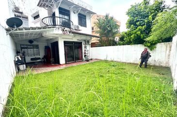 DOUBLE STOREY TERRACE HOUSE TAMAN WANGSA UKAY AMPANG. (near Giant Bukit Antarabangsa)