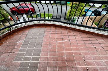 DOUBLE STOREY TERRACE HOUSE TAMAN WANGSA UKAY AMPANG. (near Giant Bukit Antarabangsa)